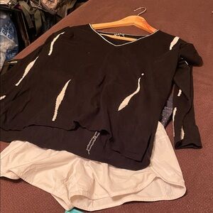 Gray Planet Print Women's Sports Bra